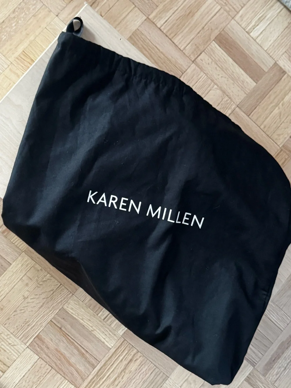 Karen Millen Black Leather Shoulder Bag with Gold Chain Straps and Dust Bag - Picture 7 of 11